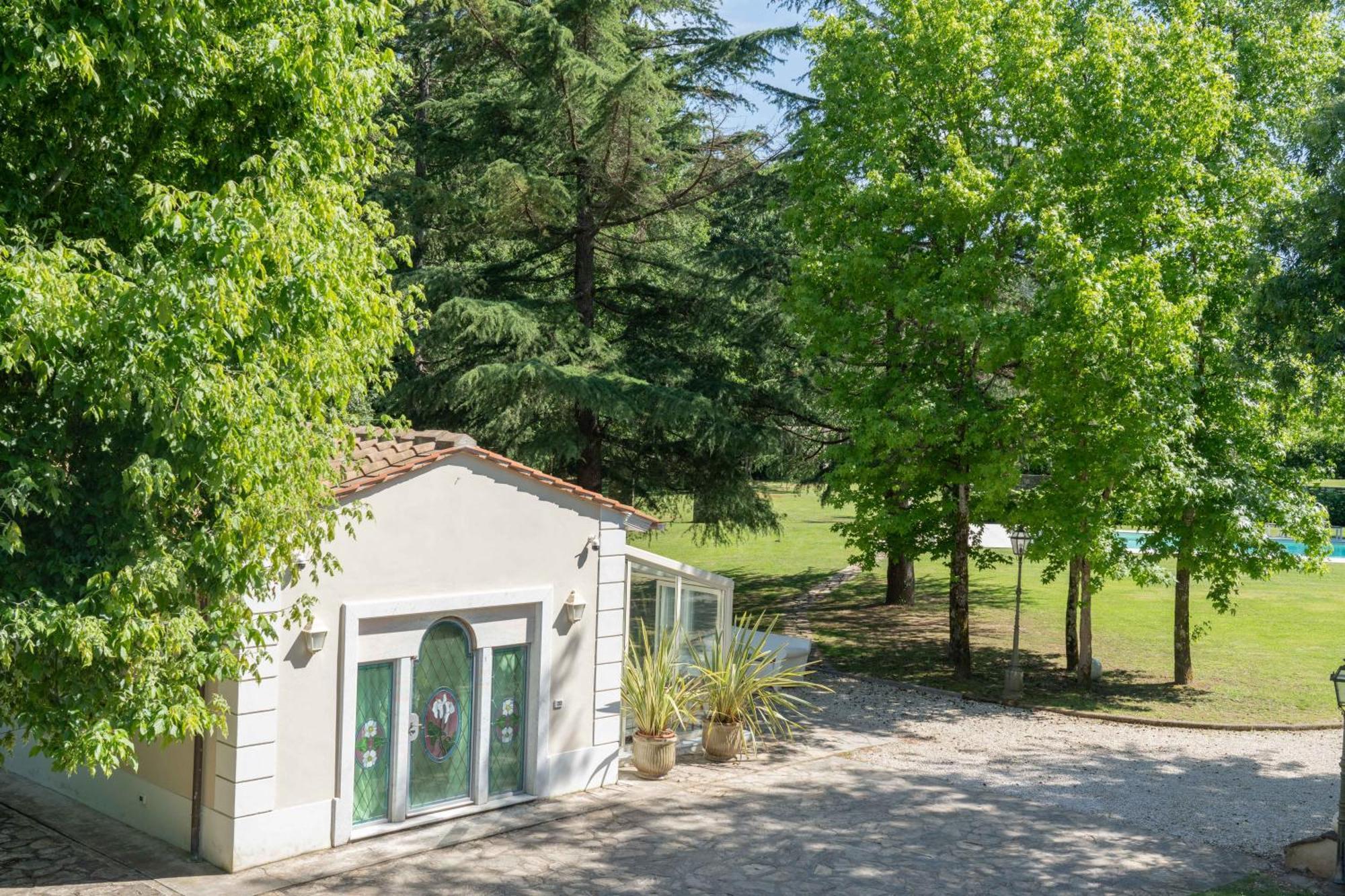 Villa Vittoria - Lusso Con Piscina, Tennis, Jacuzzi E Palestra Lucca Dış mekan fotoğraf