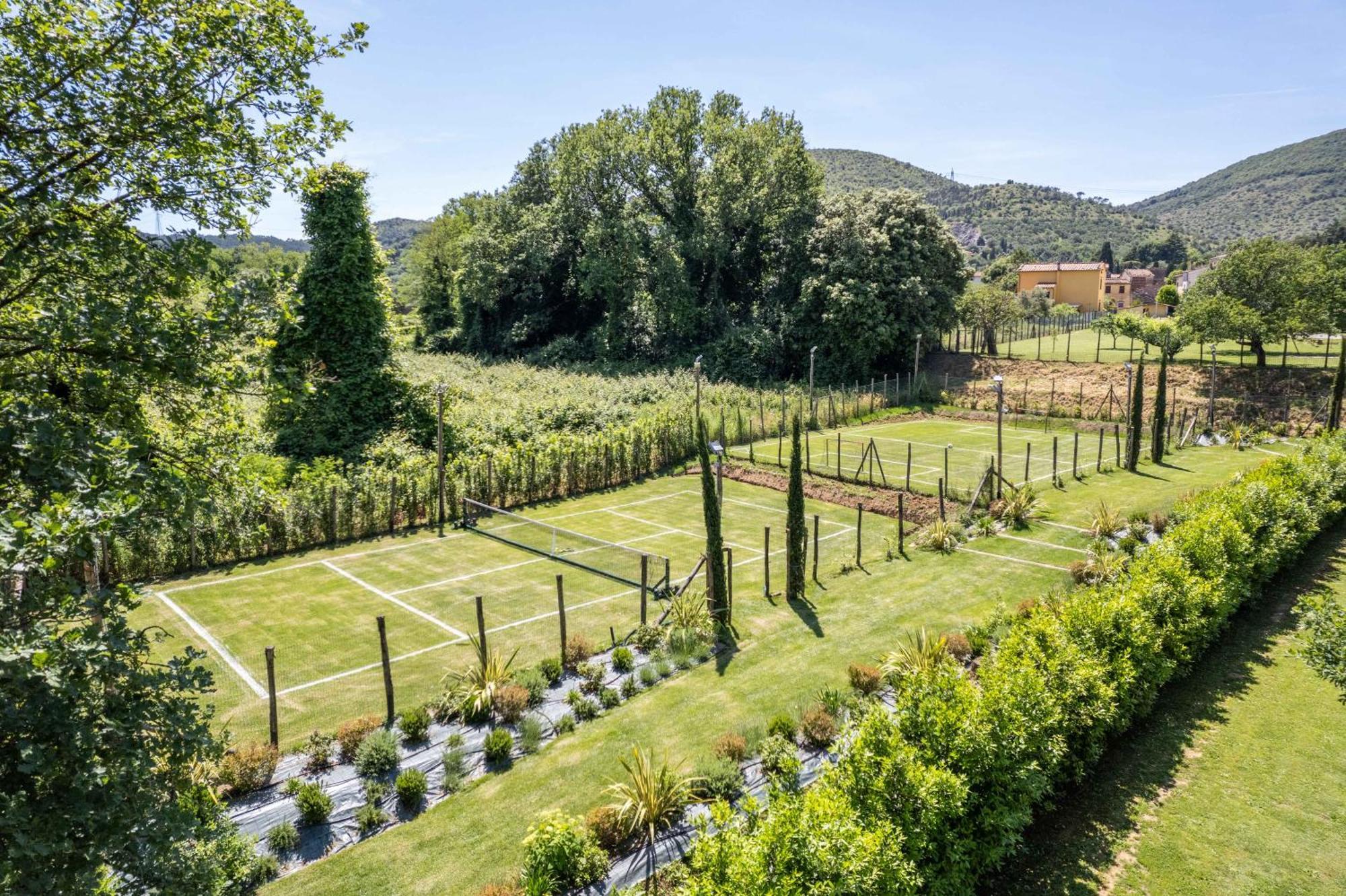 Villa Vittoria - Lusso Con Piscina, Tennis, Jacuzzi E Palestra Lucca Dış mekan fotoğraf