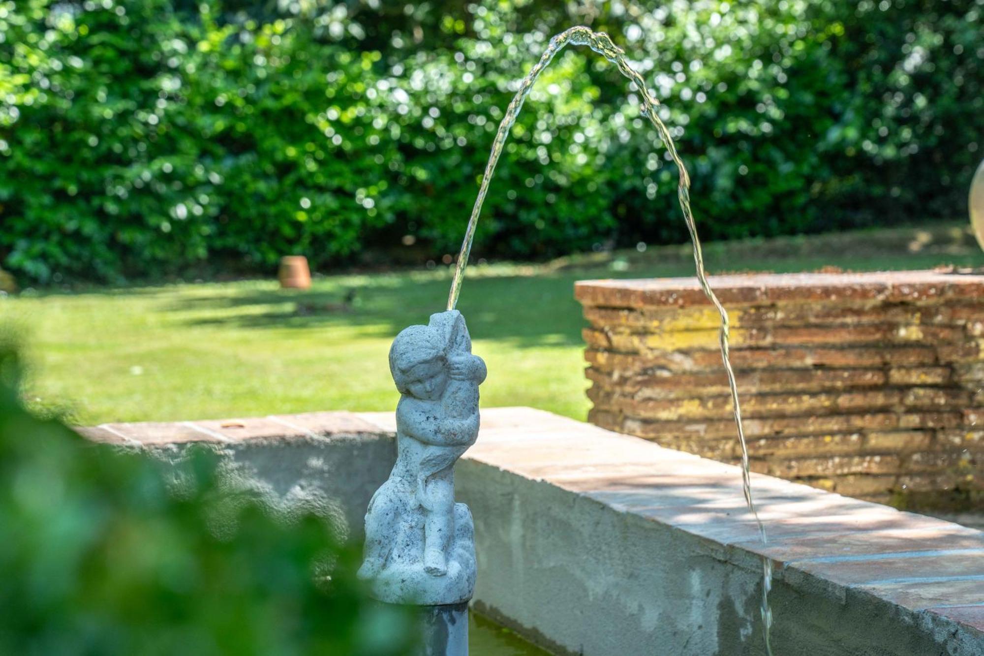 Villa Vittoria - Lusso Con Piscina, Tennis, Jacuzzi E Palestra Lucca Dış mekan fotoğraf